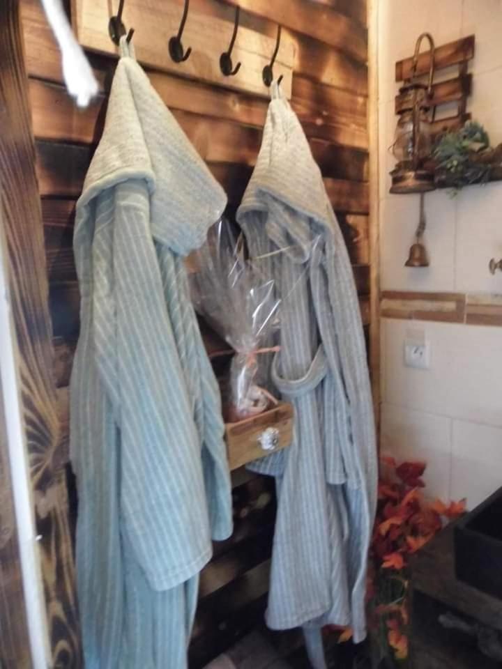 L'Histoire De L'Ouest , Jacuzzi Appartement ドール エクステリア 写真