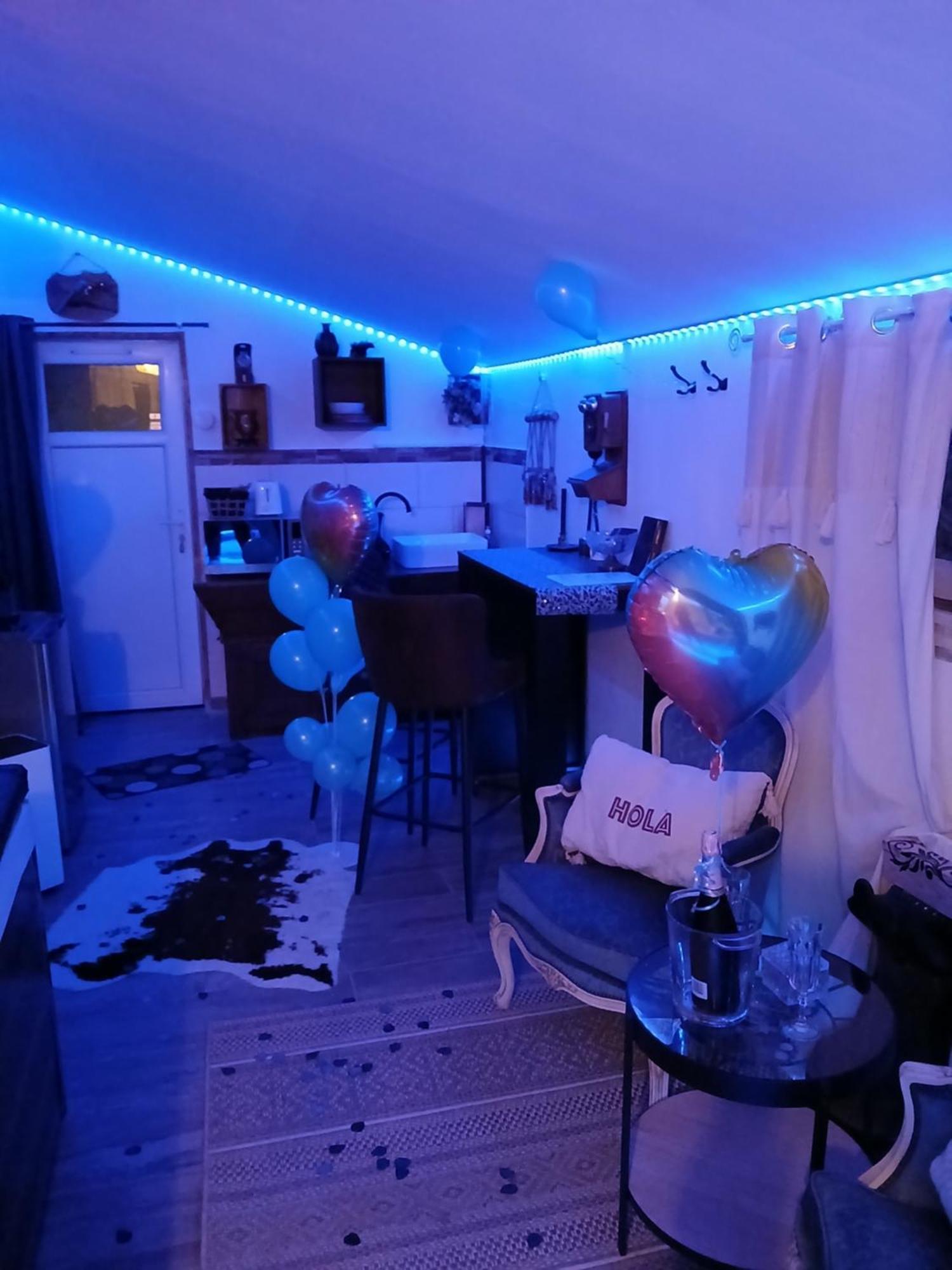 L'Histoire De L'Ouest , Jacuzzi Appartement ドール エクステリア 写真